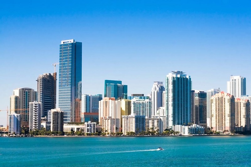 15 acessórios de viagem essenciais e importantíssimos para Miami
