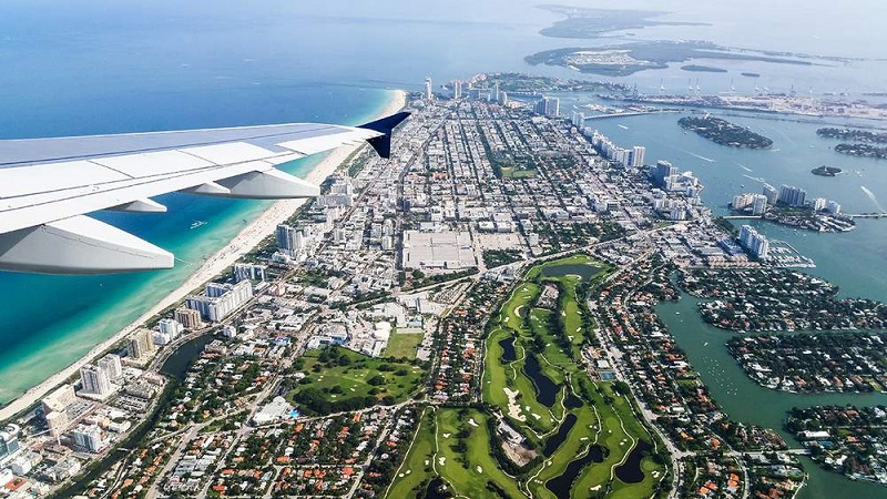 Vista do avião da cidade Miami
