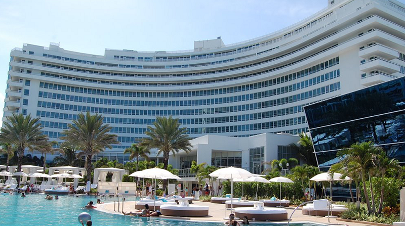 Piscina do hotel Miami Beach Fontainebleau Resort 