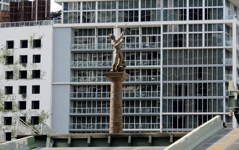 Monumento The Pillar of History em Miami