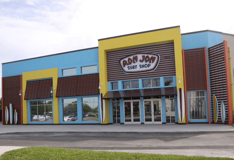 Comprar coisas de surf na loja Ron Jon Surf Shop em Orlando